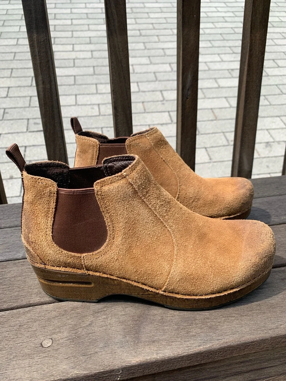 Dansko Frankie Tan Burnished Rustic Honey Brown Suede Chelsea Ankle Boot Clog 39